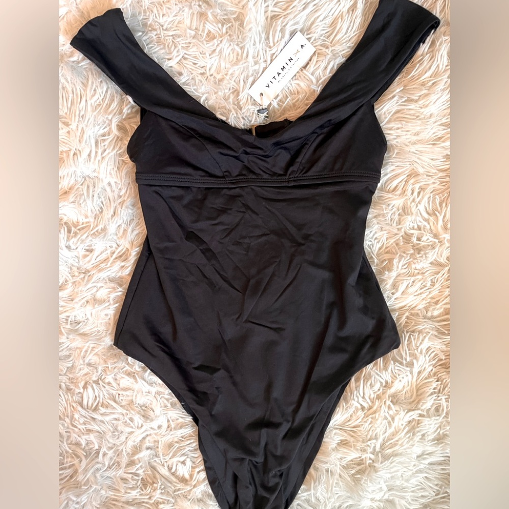 Vitamin A One-Piece Swimsuit – NWT 🩱